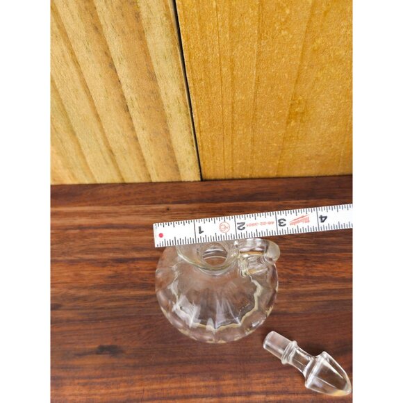 Vintage Glass Curvy Cruet with Stopper - Picture 4 of 8